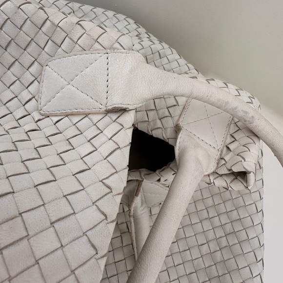 Bottega Veneta White Cabat Tote - Picture 9 of 13